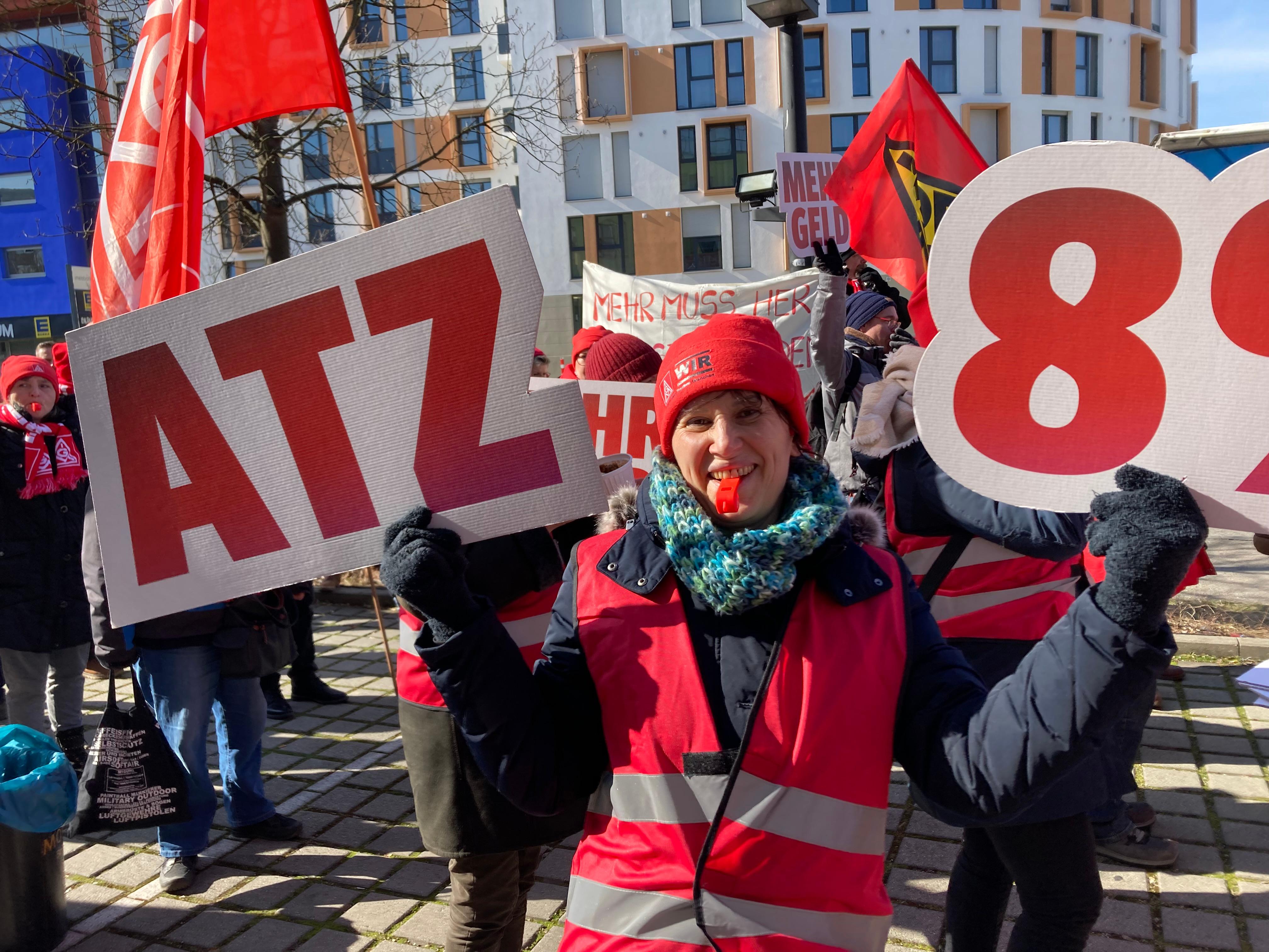 Tarifrunde Textil- und Bekleidungsindustrie: Kundgebung und Demonstration zur 2. Verhandlung in Ingolstadt