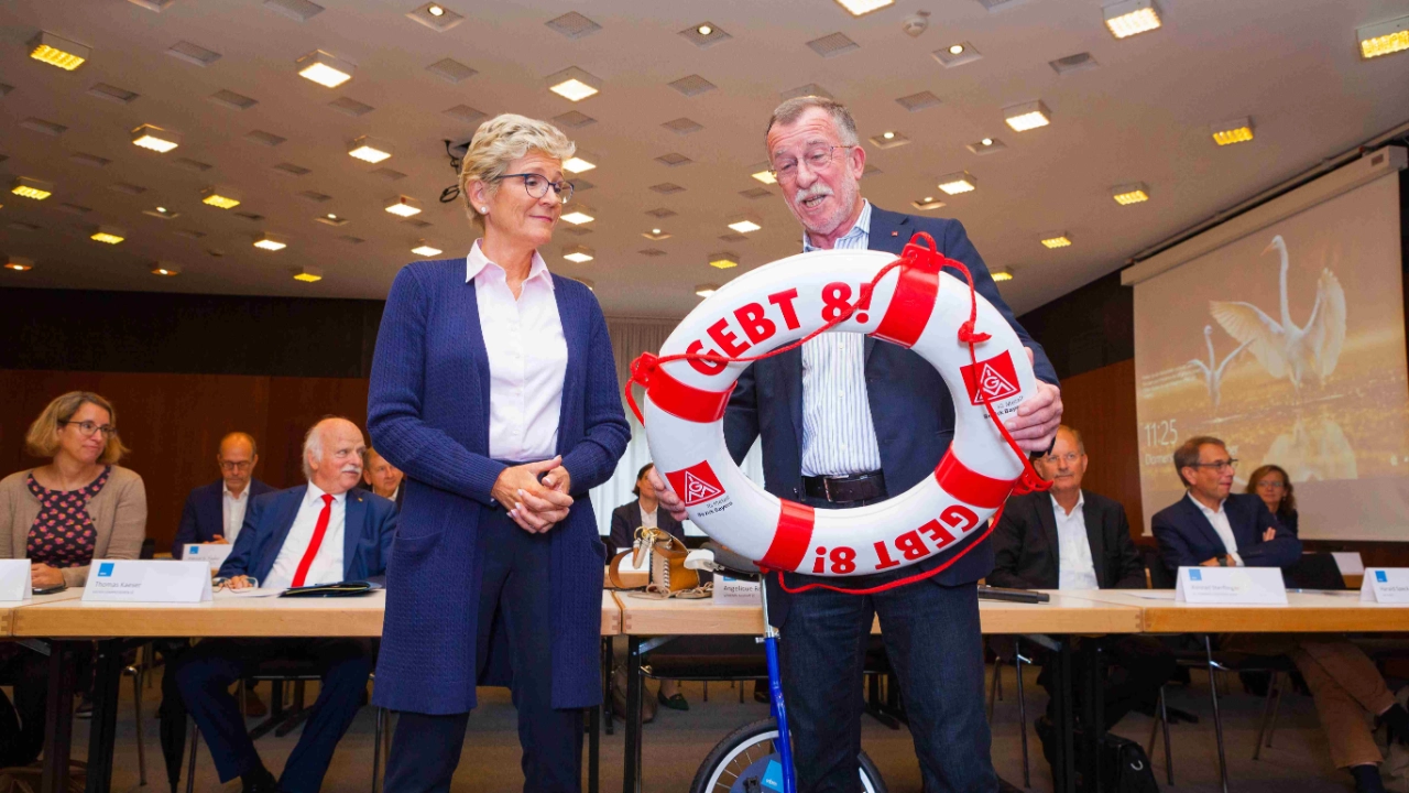 In der ersten Verhandlung in Bayern demonstrieren 4000 Beschäftigte in Nürnberg