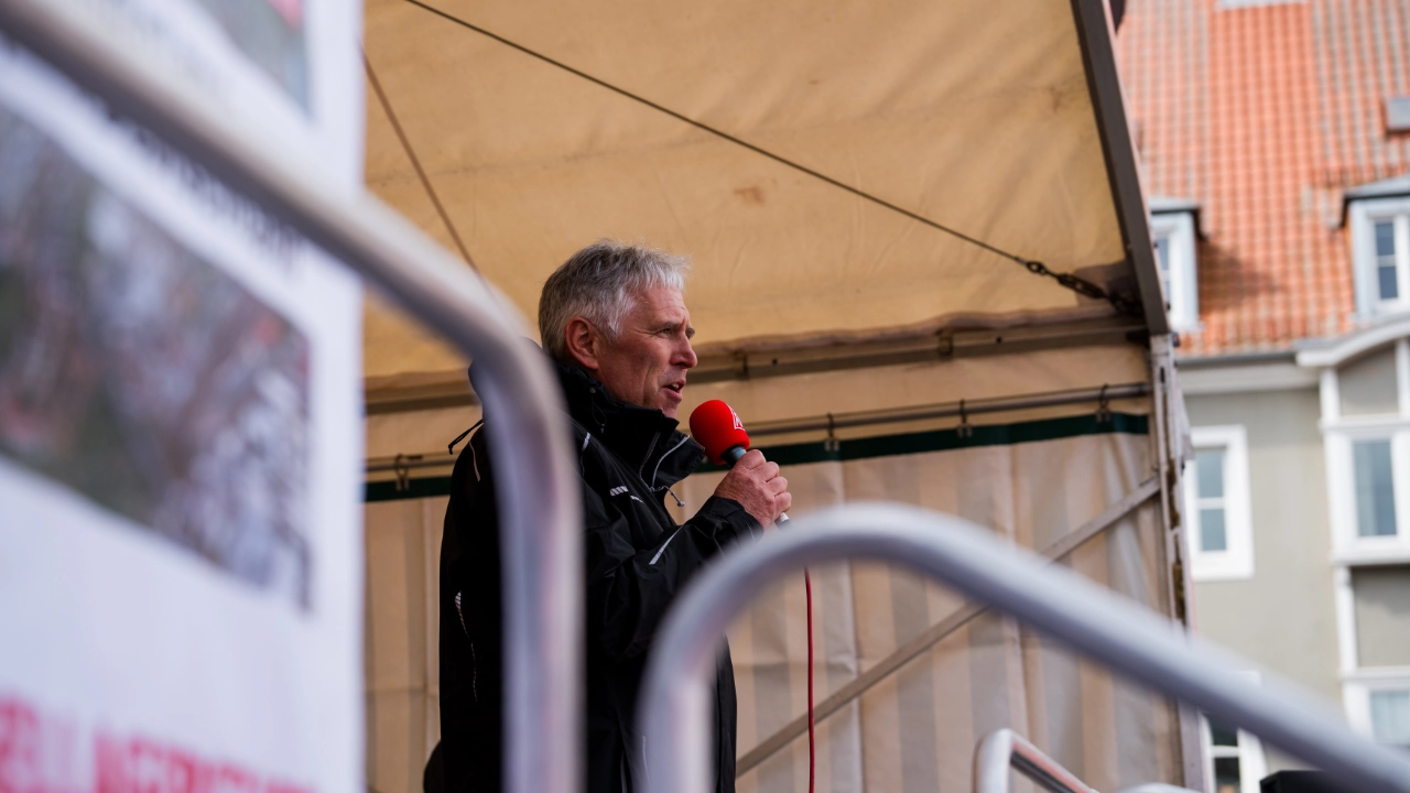 Bezirksleiter Horst Ott beim Aktionstag „SOS Kugellagerstadt“ in Schweinfurt