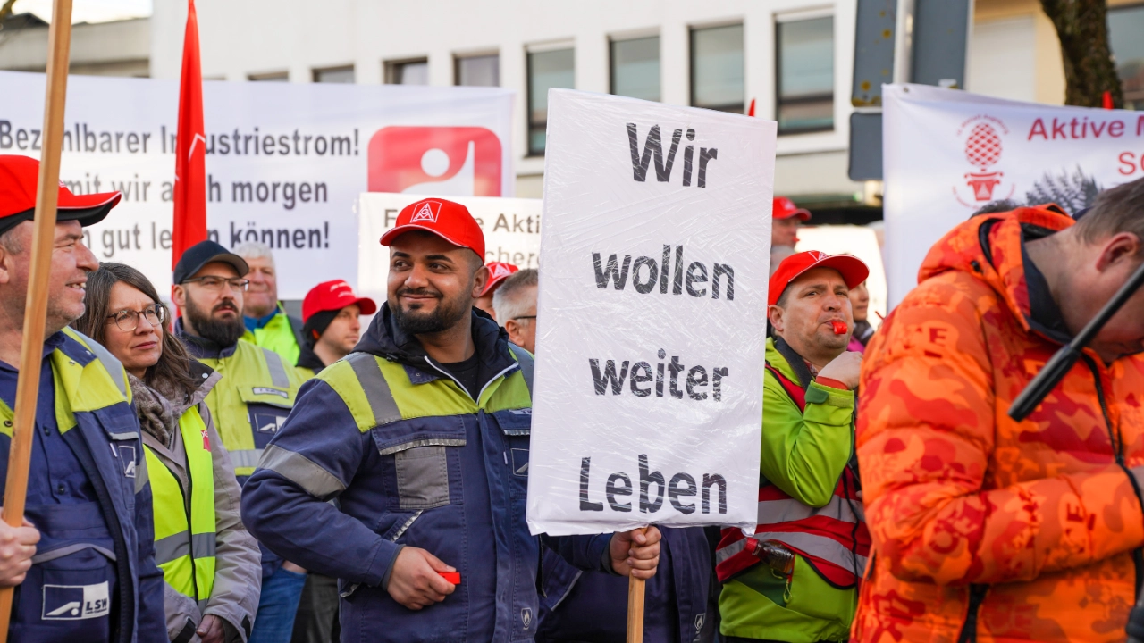 Aktionstag Industriestrompreis: Demonstrationszug und Kundgebung in Meitingen bei Augsburg