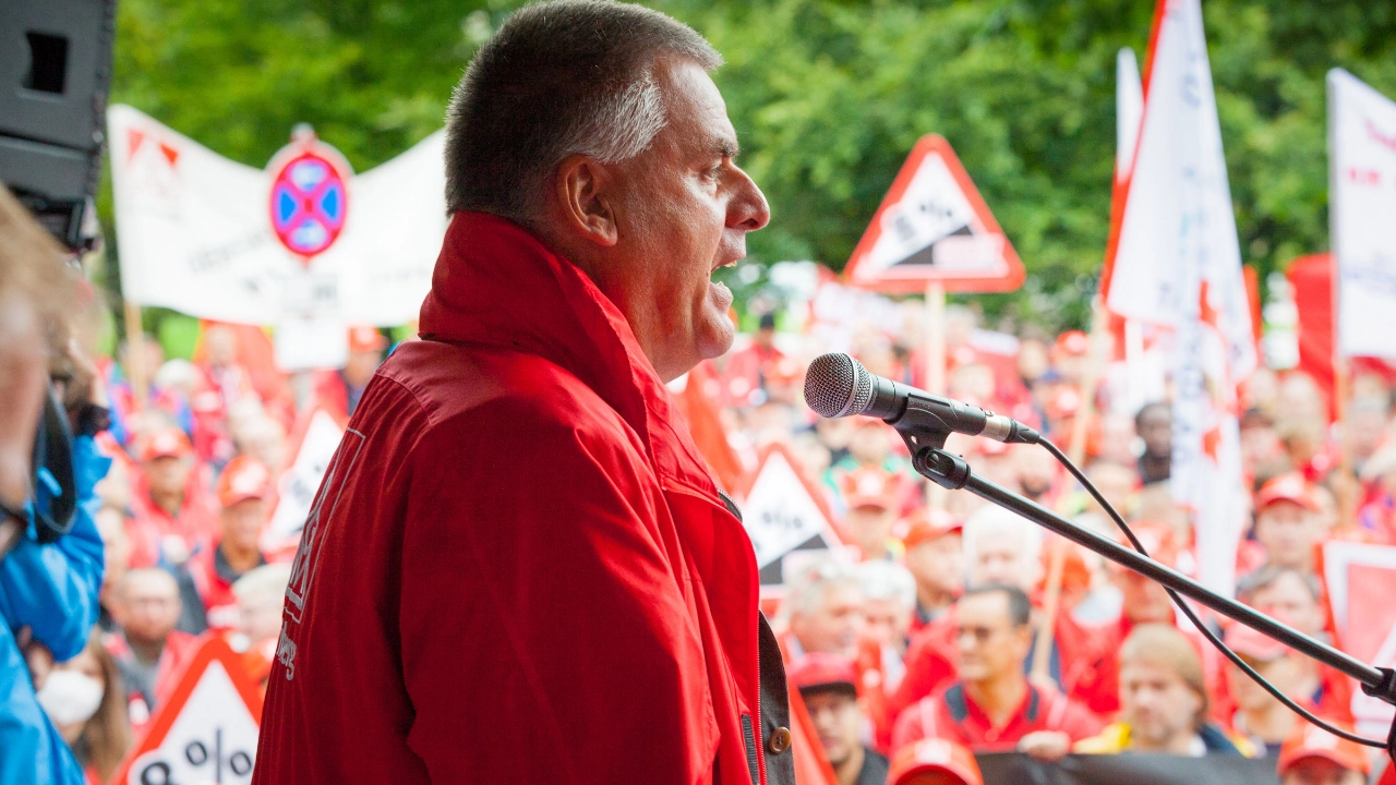 Vor der ersten Verhandlung in Bayern demonstrieren 4000 Beschäftigte in Nürnberg