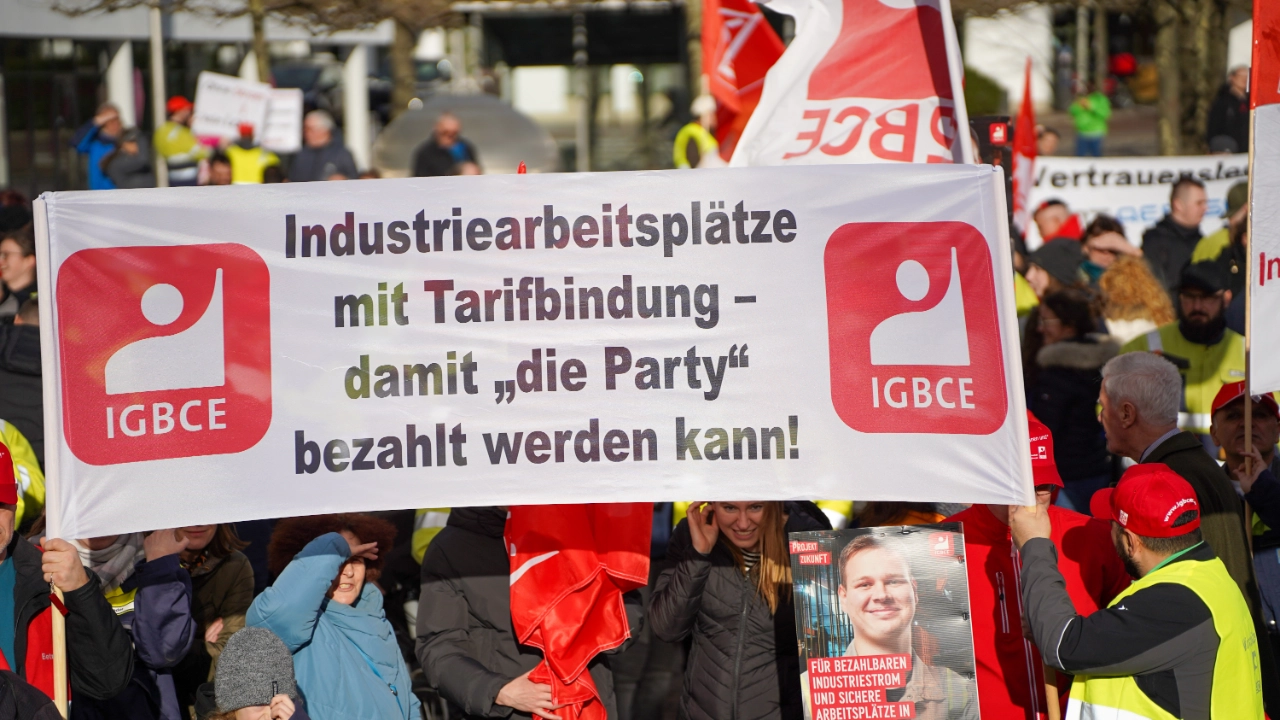 Aktionstag Industriestrompreis: Demonstrationszug und Kundgebung in Meitingen bei Augsburg