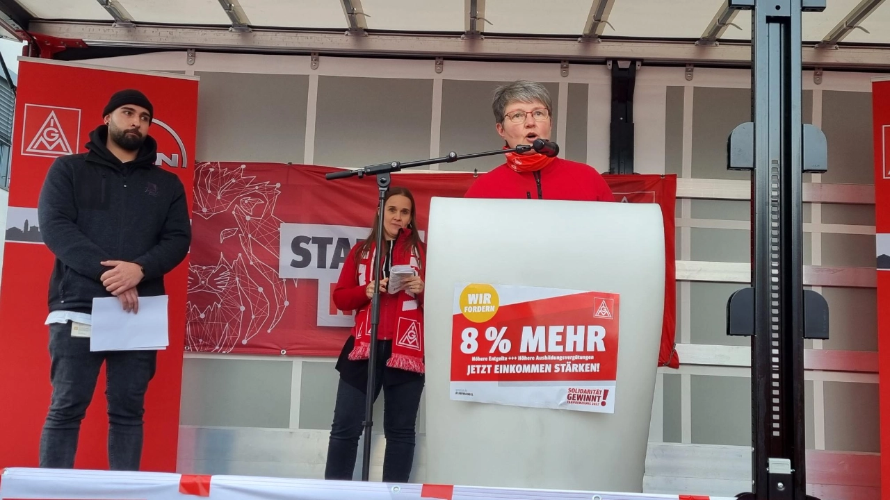 Warnstreik Metall&Elektro Tarifrunde 2022 MAN München
