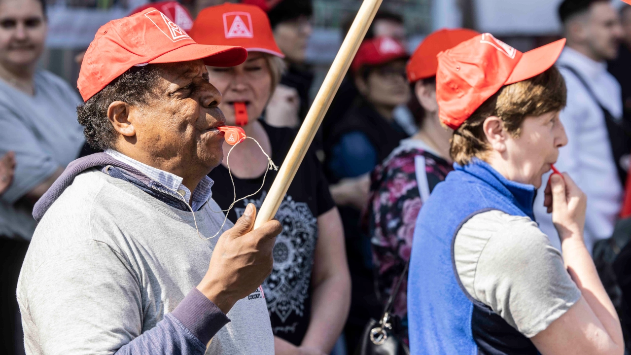 Warnstreik bei Magna Mirrors in Dorfprozelten