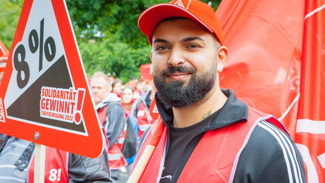 Vor der ersten Verhandlung in Bayern demonstrierten 4000 Beschäftigte in Nürnberg.