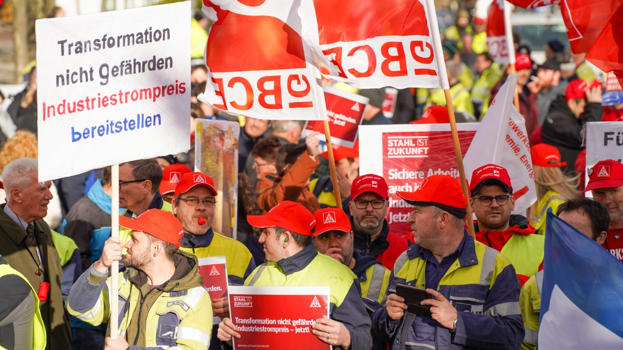 Aktionstag Industriestrompreis: Demonstrationszug und Kundgebung in Meitingen bei Augsburg