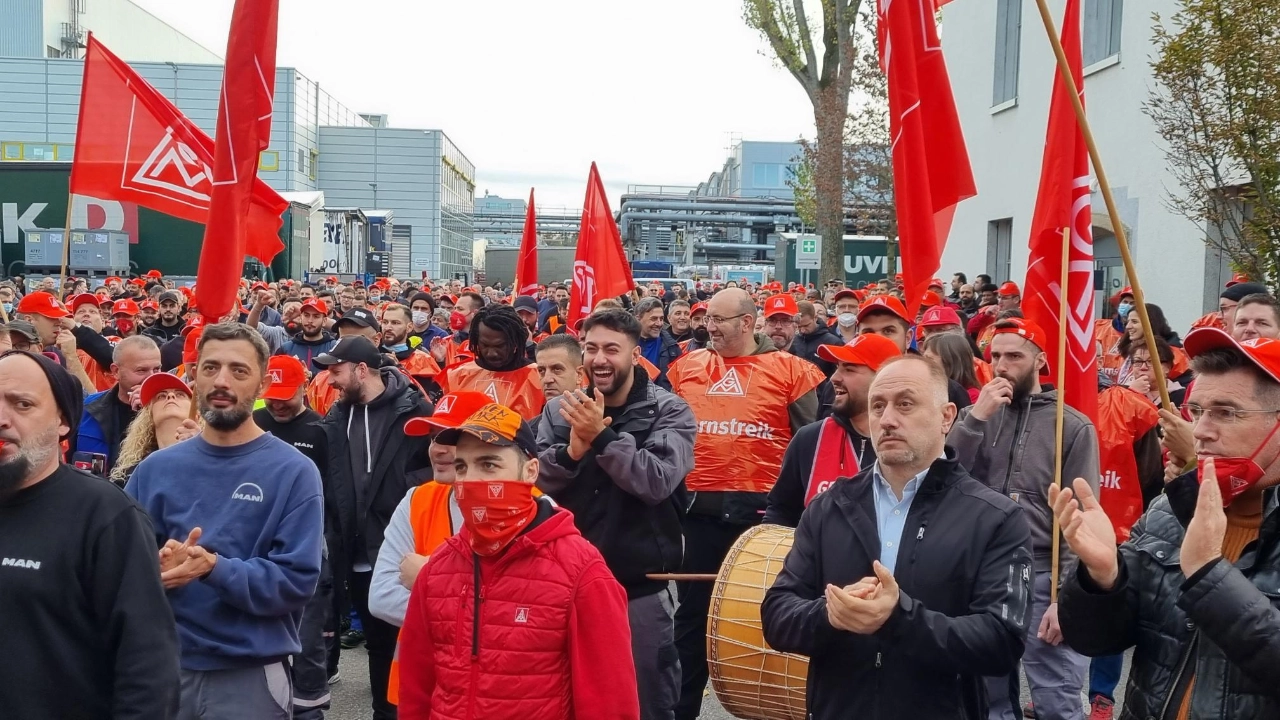 Warnstreik Metall&Elektro Tarifrunde 2022 MAN München