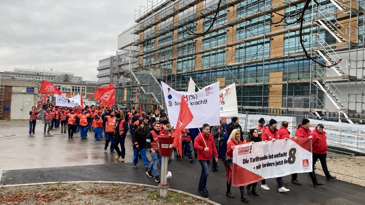 Mehrere Firmen, darunter MTU und MAN, streiken gemeinsam in München