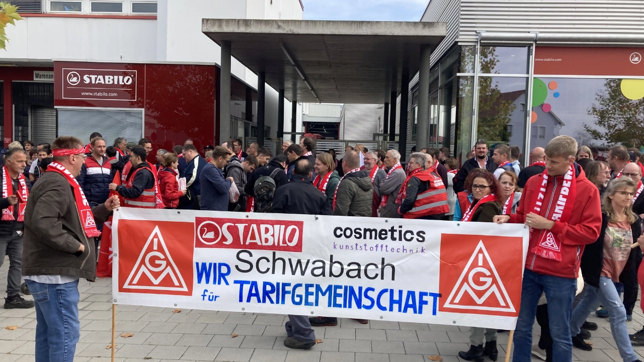 280 Kolleginnen und Kollegen legten bei Schwan-Stabilo in Weißenburg ihre Arbeit nieder