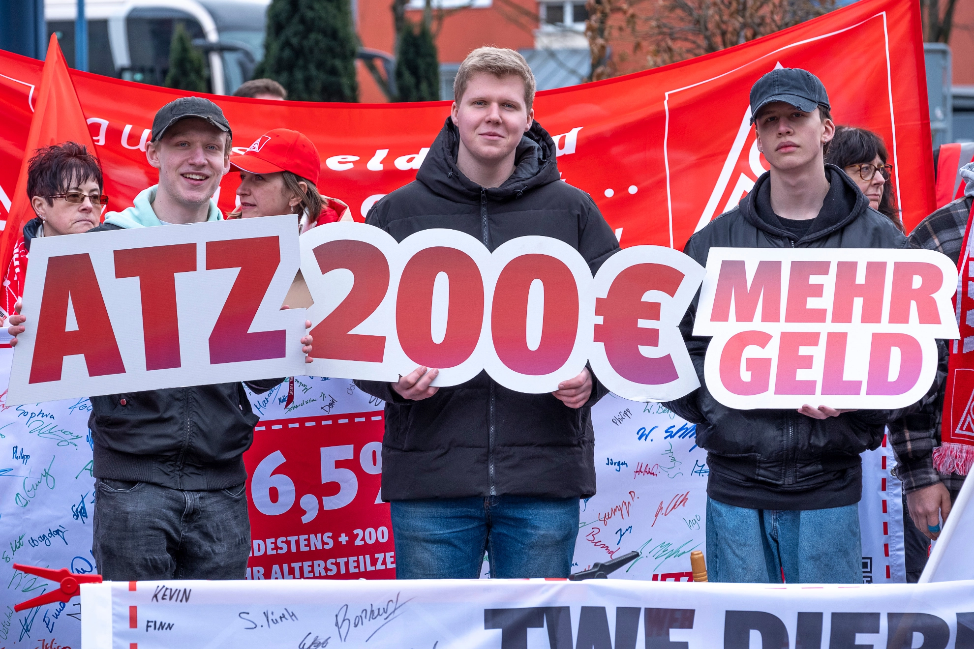 2 Tarifverhandlung Textil & Bekleidung in Ingolstadt