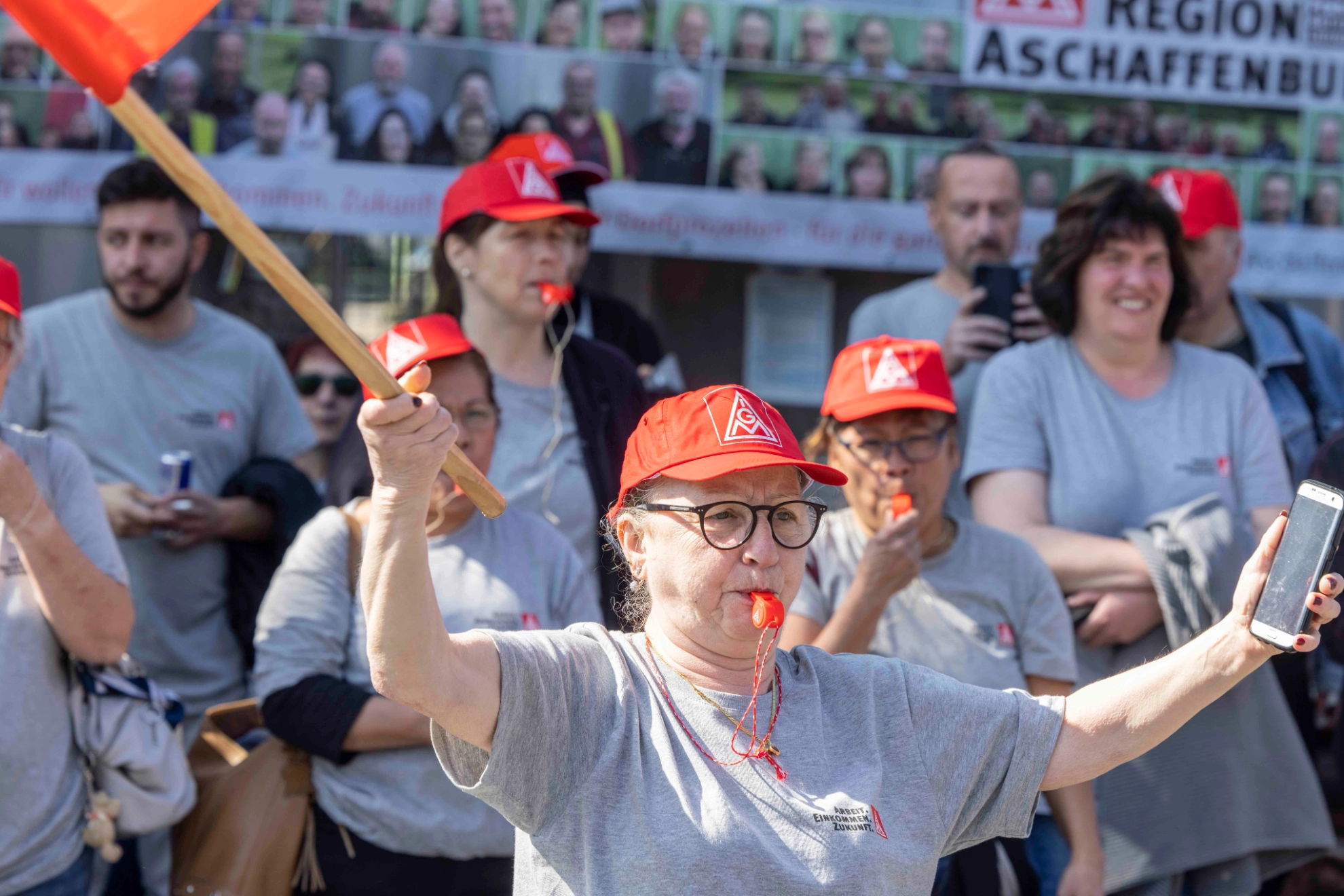 Warnstreik bei Magna Mirrors in Dorfprozelten