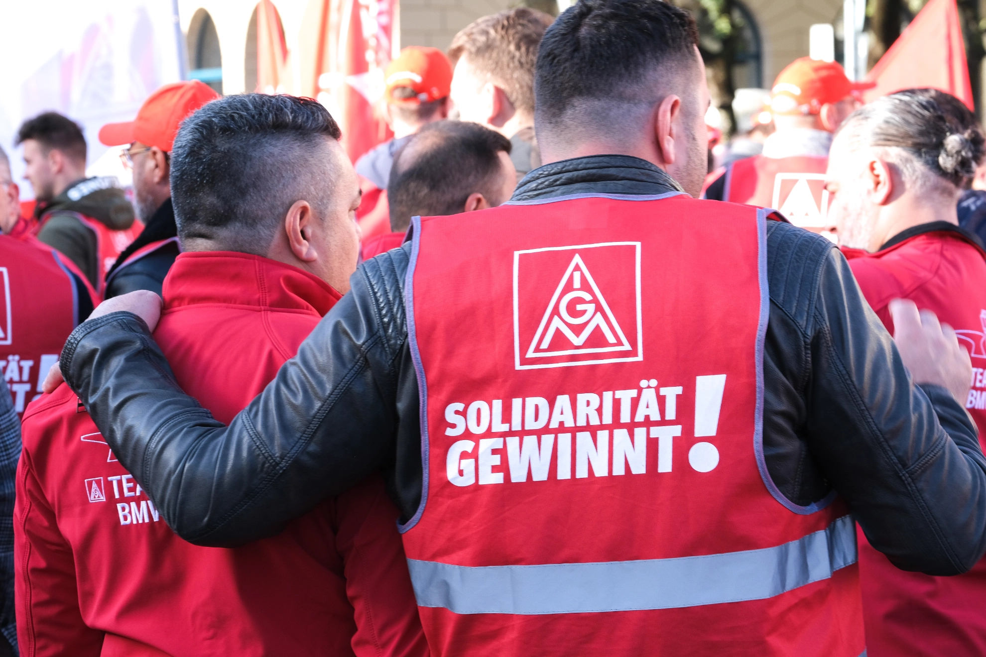 Gebt 8! Demo und Kundgebung zur 2. Tarifverhandlung in München