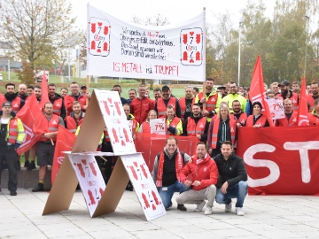 2100 Warnstreikende aus 19 Betrieben erhöhen Druck auf Arbeitgeber