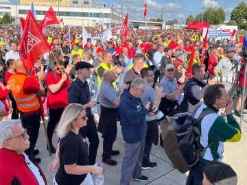 6500 ZF-Beschäftigte in Bayern demonstrieren für ihre Zukunft
