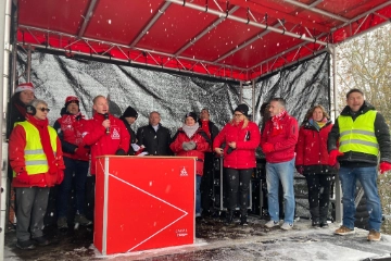 Schaeffler-Beschäftigte protestieren gegen Abbaupläne