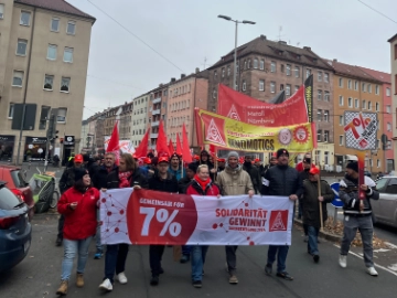 15.000 Warnstreikende setzen Arbeitgeber unter Druck