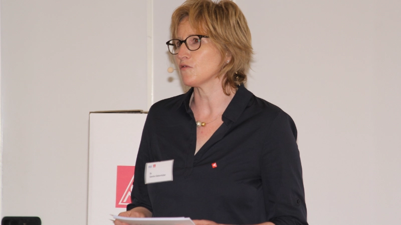 Führte durchs Programm: Dr. Sandra Siebenhüter (Bezirksleitung)