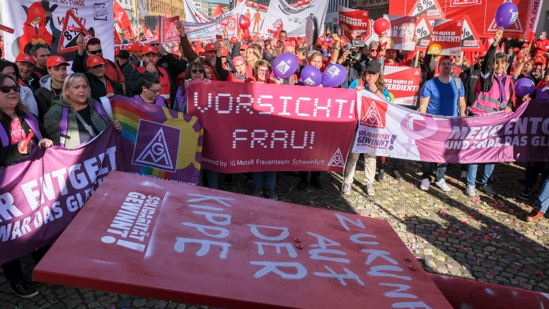 Demo und Kundgebung 3. M+E-Tarifverhandlung in Augsburg