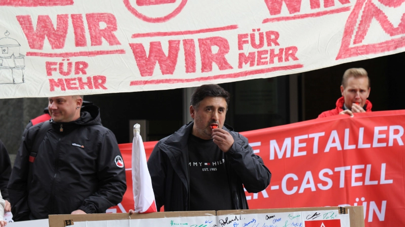 Demo in Nürnberg vor der ersten Verhandlung in der Schreib- und Zeichengeräteindustrie