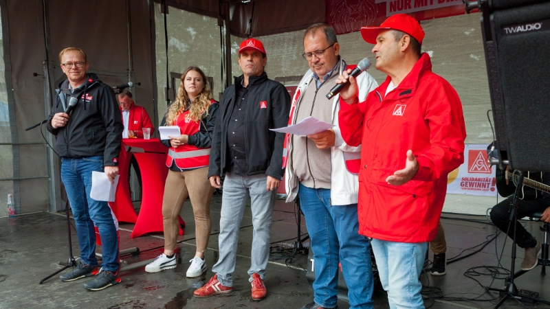 Vor der ersten Verhandlung in Bayern demonstrieren 4000 Beschäftigte in Nürnberg