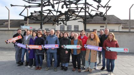 Ort der Erinnerung und der Mahnung: Die Geschäftsführerkonferenz in der KZ-Gedenkstätte Dachau