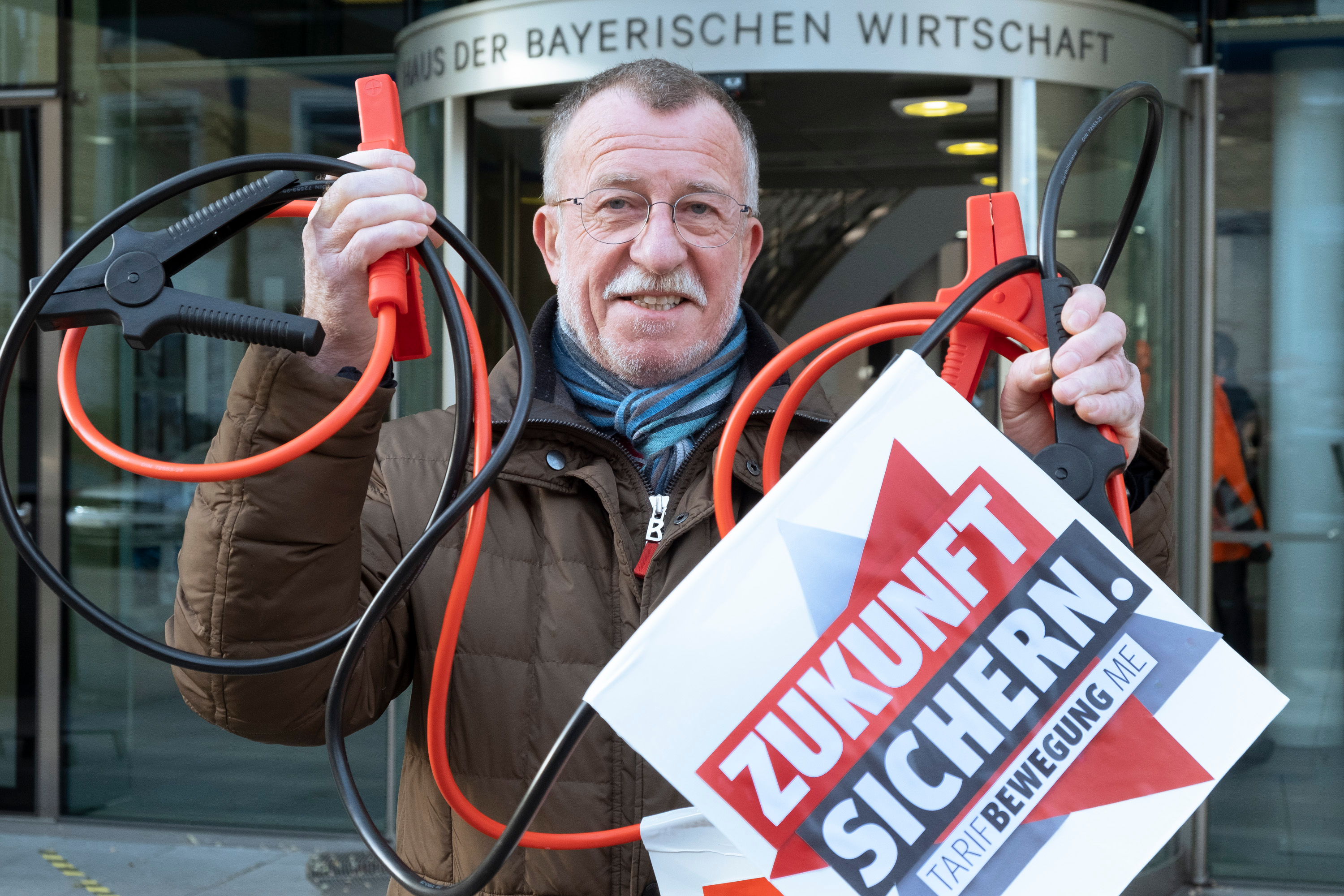 1. Tarifverhandlung M+E in München Bezirksleiter Bayern Johann Horn